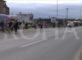Bresja tubon në treg shitës e blerës të komuniteteve [video]