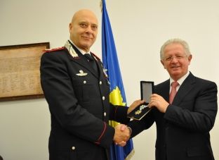 Gjenerali Vincenzo Coppola nderohet me “Medalje për Merita”