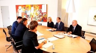 Hoxhaj në Holandë kërkon  mbështetje për liberalizimin e vizave