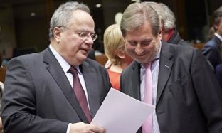 Kotzias i shkruan Hahnit: Çështja çame s’është pjesë e agjendës greko-shqiptare