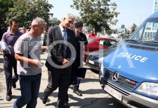 Ish-guvernatori i BQK-së implikon Hashim Thaçin në manipulime financiare, AAK kërkon hetim