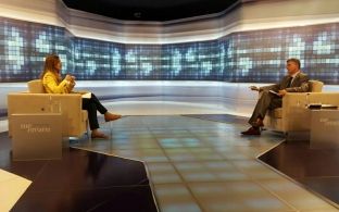 Drejtori i Administratës Tatimore: Është kënaqësi të kesh foto me liderë politikë