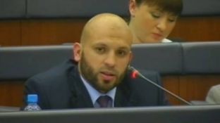 Kelmendi kërkon ndërprerjen e bisedimeve me Serbinë