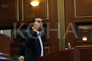 Konjufca : Qeveria vetëm po përgjërohet në BE, vrasësit e kosovarëve në veri nuk kapen