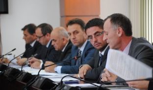 25 milionë euro u keqplanifikuan nga institucionet e Kosovës