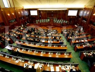 Si u hartua dhe si u votua rezoluta për Thaçin [video]