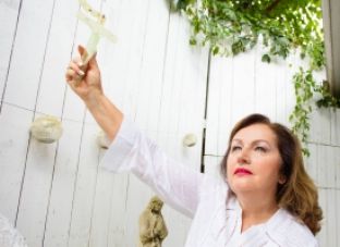 Ana Marky Walsh, shqiptarja që ndan dashurinë dhe lumturinë me botën