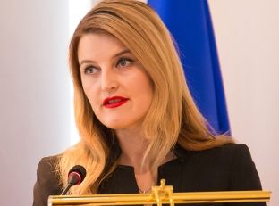  Hoxha: Dhuna ndaj të miturve e papranueshme