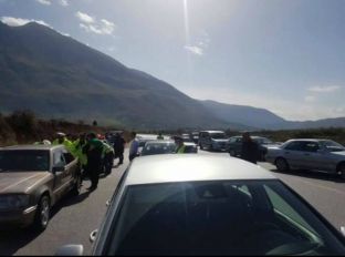 Policia shqiptare gjobit kosovarin, ky i fundit e “denoncon” te Berisha