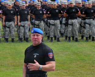  Njëri prej serbëve të arrestuar sot në Mal të Zi për terrorizëm, i njohur edhe në Kosovë [video]