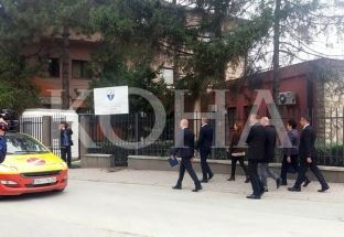 Simiq: Sa të ketë ligje të dëmshme për serbët, nuk negociojmë kthimin tonë në institucione