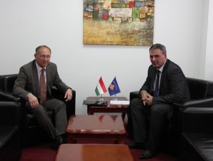 Kosova i diskuton mundësitë e bashkëpunimit me Hungarinë në fushën e sigurisë