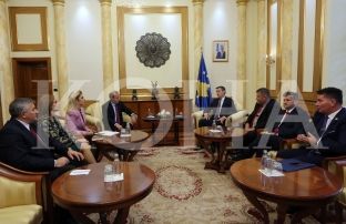 Kosova dëshiron ta bindë BE-në se do ta përfundojë demarkacionin me Malin e Zi [video]