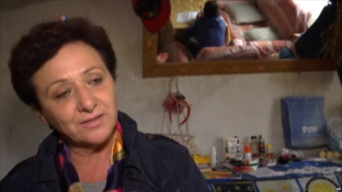 Mësuesja që sfidon izolimin e rrezikon jetën për t’u dhënë mësim fëmijëve