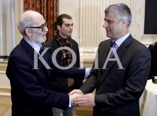 Qosja lavdëron Edi Ramën, akuzon dhe kritikon Hashim Thaçin