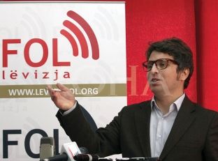  Zogaj: Me gjithë këto kritika, çka pret Veseli që nuk e rrëzon qeverinë