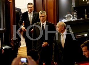 Veseli kritikon Qeverinë për ritëm të ngadaltë të punës, thotë se duhet riformatuar