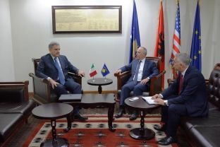 “BE të financojë autostradën Prishtinë - Merdar”