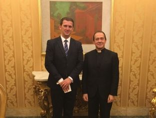 Kërkohet  avancim i raporteve Kosovë – Vatikan