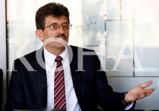 Opozita në një grup pune me Murat Mehën