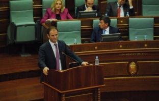 Kuçi: Nuk mbrohet UÇK-ja duke i sulmuar themeluesit e saj