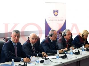 BE padrejtësisht po i mban të izoluar shtetasit e Kosovës, thotë Thaçi