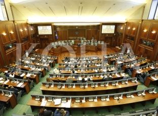  Seanca për vlerat e luftës u cilësua e vonuar dhe absurde [video]