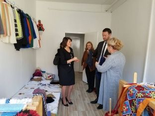 Jahjaga dhe Abrashi u premtojnë kompensim të shpejtë grave të përdhunuara gjatë luftës