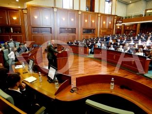 “Kosova po prodhon shumë mjekë e infermierë” [video]