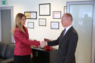 Ministrja Hoxha vlerëson lartë bashkëpunimin me OSBE-në