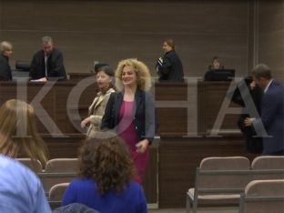 Krejt çfarë ndodhi sot në seancën gjyqësore ndaj deputetëve të Vetëvendosjes [video]