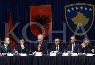 “Mbledhjet e qeverive të Kosovës dhe Shqipërisë janë shpikje të Ramës”