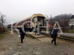 Kosovarët gjithmonë më shumë po udhëtojnë me aeroplanë, kurse me tren më pak