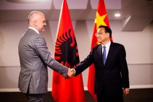 Kryeministri kinez falënderon Ramën për mbështetje të kompanive kineze