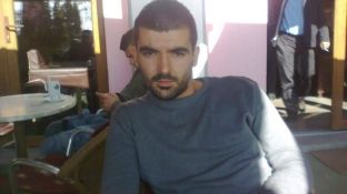 Policia: Astrit Dehari konsumoi barna, ra në gjendje kome dhe vdiq rrugës për në spital