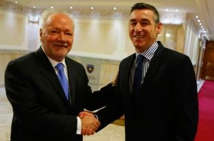 Veseli theksoi rëndësinë e realizimit sa më të shpejtë të rrugës Deçan-Plavë