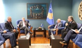 Qeveria ofron përkrahje për pushtetin lokal