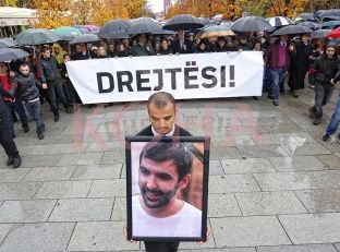 Ambasadori britanik kërkon hetim të shpejtë dhe transparent për vdekjen e Deharit