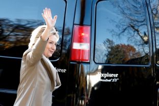 Clinton fiton në votimin improvizuar nga Ambasada Amerikane në Prishtinë