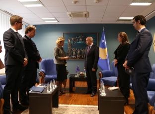 Mustafa pranoi Raportin e Komisionit Evropian për Kosovën