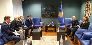 Mustafa e SBASHK-u pajtohen që të fillojë adresimi i çështjes së pagave për vitet e ’90-ta