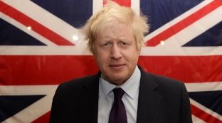 Boris Johnson sot flet në Kuvendin e Kosovës