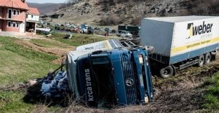 Kosova dhe Serbia, armiq në politikë, miq në tregti