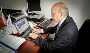 Mustafa uron Trumpin, falënderon Obamën, Kerryn e Clintonin