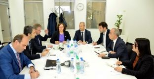 MF diskuton me BERZH-in projektet për rehabilitimin e hekurudhës dhe të rrugëve regjionale