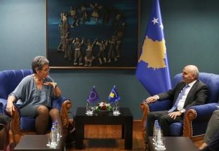  Mustafa me Lunaçekun flasin për demarkacionin dhe vizat