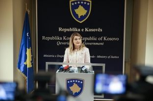 Hoxha thotë se shpejt do të dalë raporti zyrtar për vdekjen e Deharit