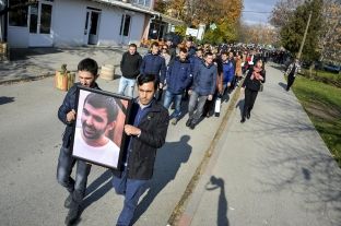 Studentët e Fakultetit të Mjekësisë nderojnë Astrit Deharin