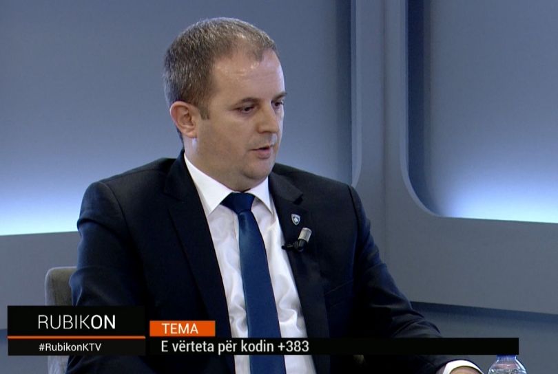 Kush do ta administrojë kodin telefonik? [video]