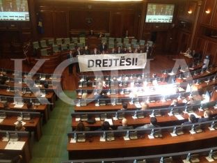 Ymeri: Regjimi tentoi t’ia ndalë zërin Astritit